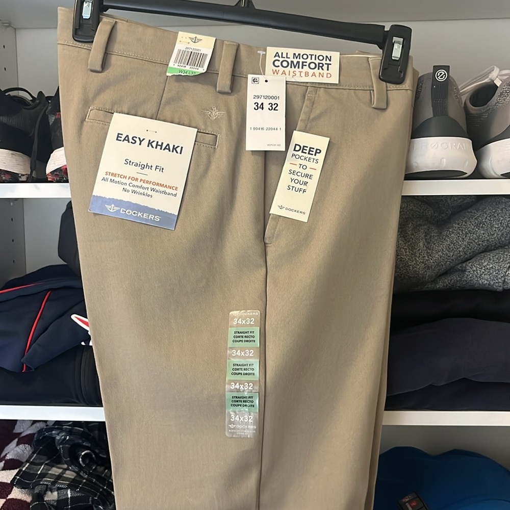 NWT—Men’s Khaki chino pants 34x32